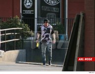 0328-axl-rose-acdc-tmz-22.jpg