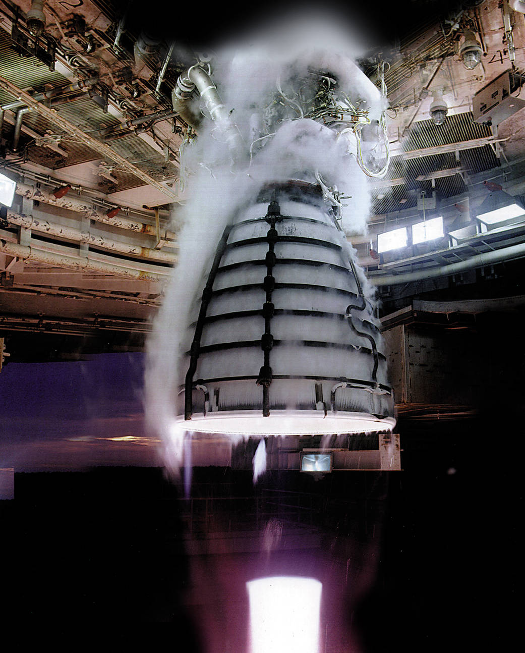 rs-25_engine_test_2_0.jpg