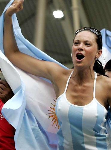 argentina-soccer-fans.jpg