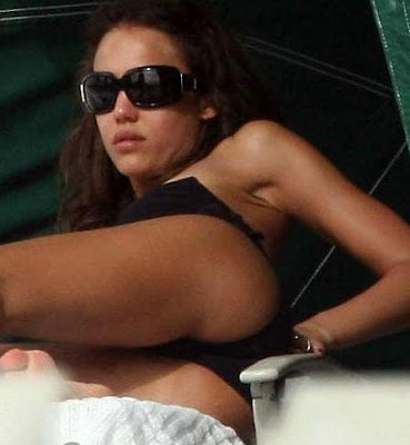 Jessica+Alba%E2%80%99s+Tight+Assjessica-alba-sexy-bikini.jpg