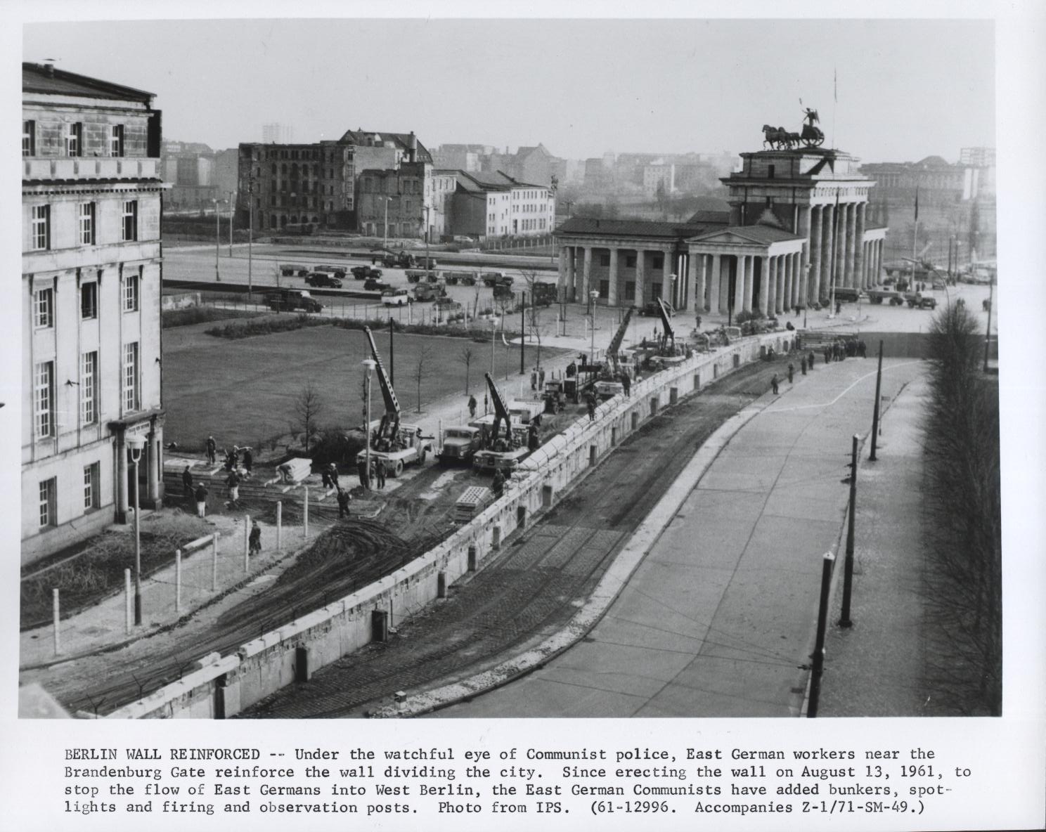 Berlin_Wall_Reinforced_306-bn-104-1.jpg