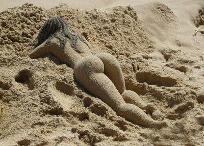 femme-nue-toute-en-sable.jpg