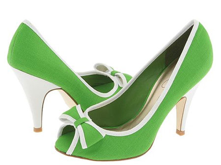 jessica-simpson-green-white-pumps.jpg