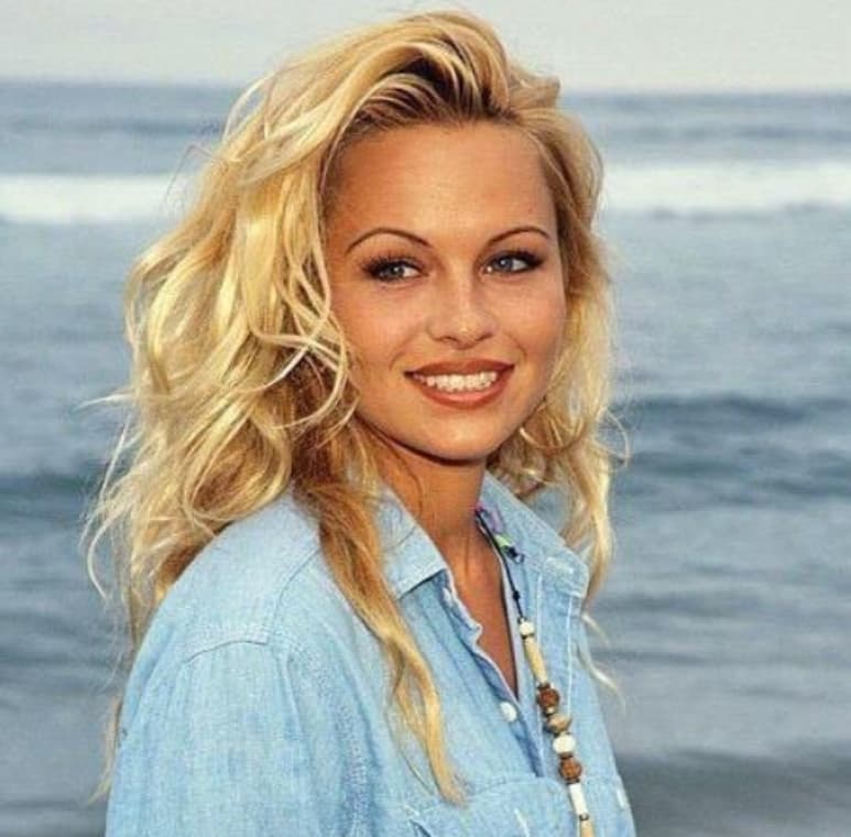 Pamela-Anderson.jpg