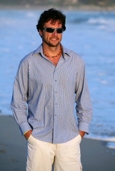 beach-wedding-man-blue-shirt-350.jpg