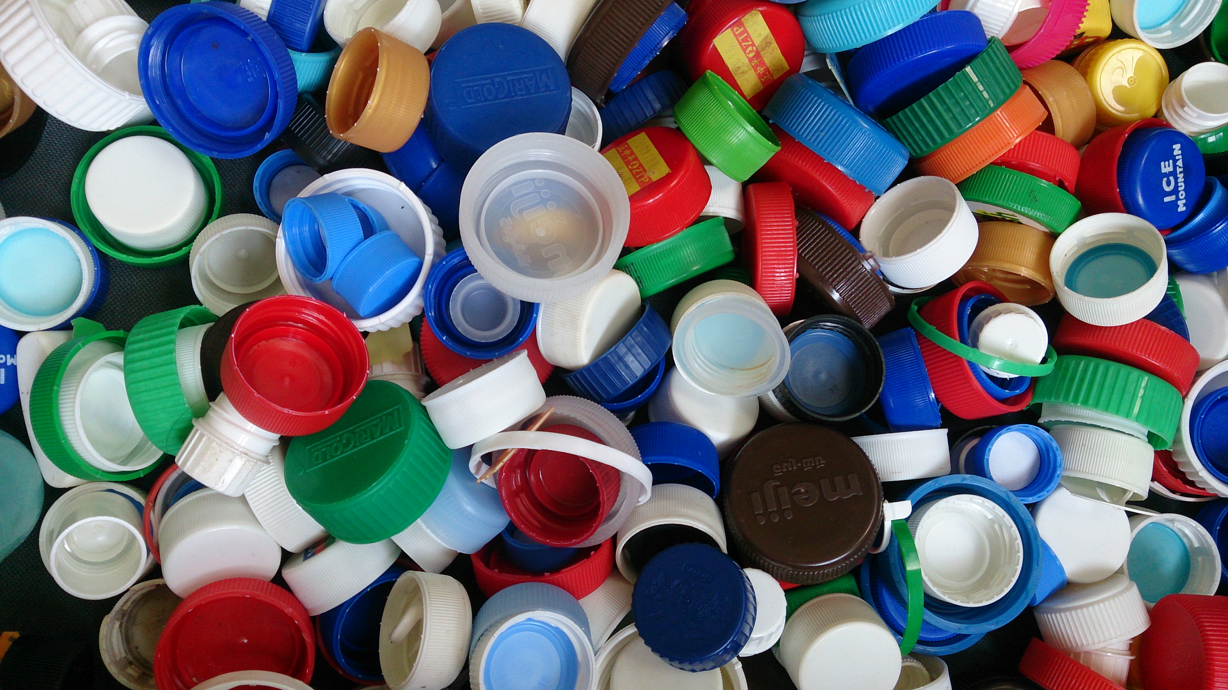 Discs-Under-Bottle-Caps.jpg