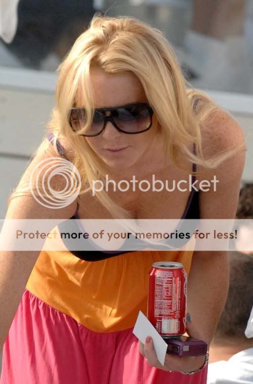 lindsay-lohan-beach-party-04.jpg